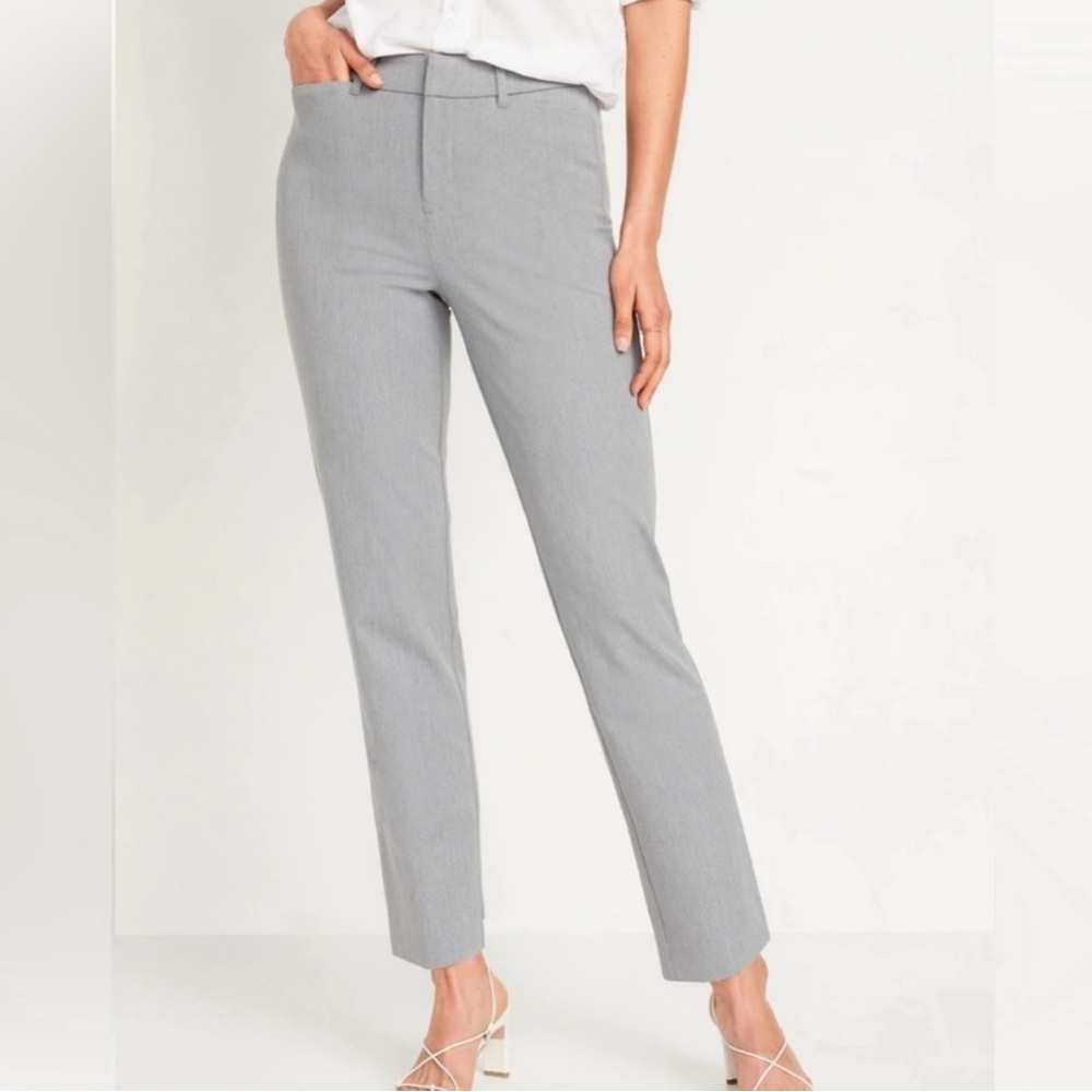 Old Navy Pixie Pant Light Gray with Tags! (size 2 petite)